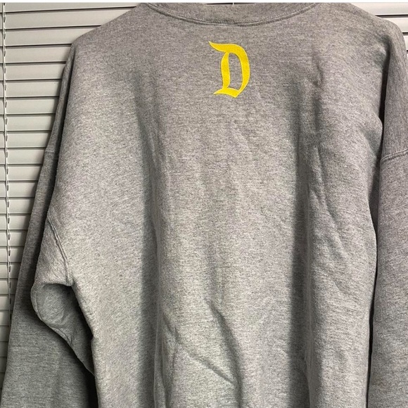 Vintage 90s Disneyland Resort graphic crewneck sweater - Picture 6 of 7